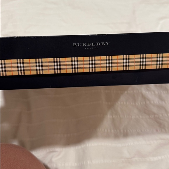 Burberry Beige and Red Checkered Blanket - Picture 3 of 6